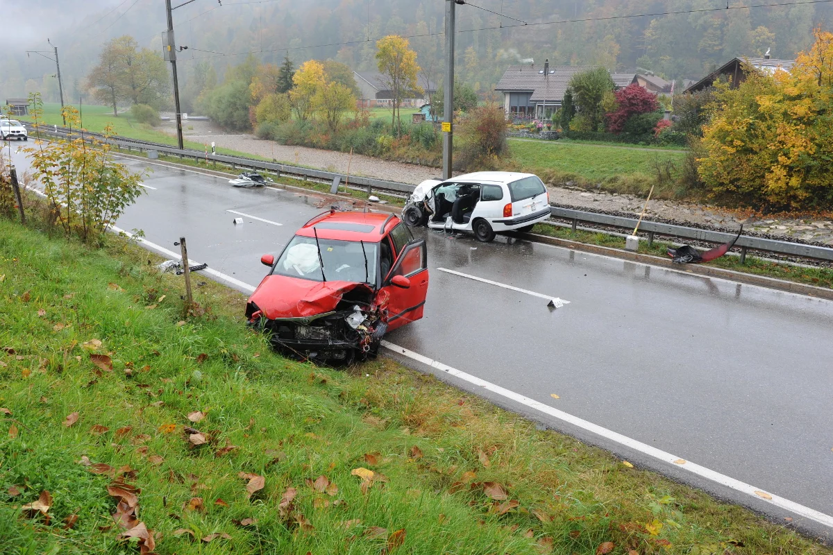 Zwei Verletzte bei Verkehrsunfall in Bauma