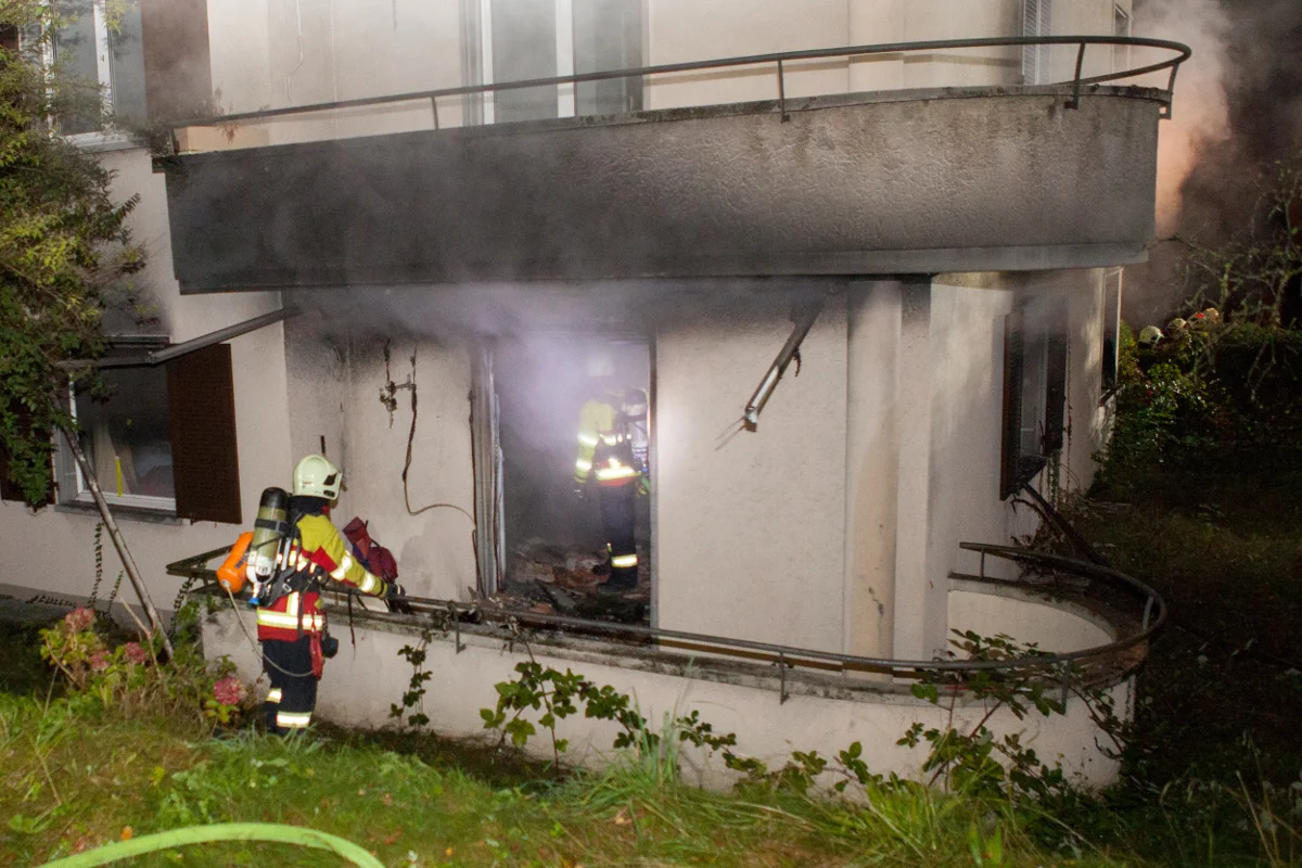 Luzern LU - Neun Personen bei Wohnungsbrand evakuiert