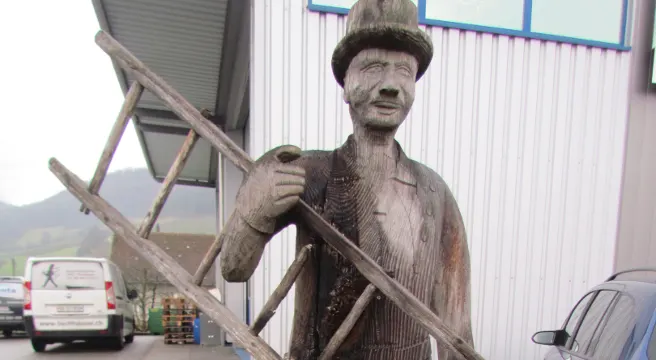 Holzfigur in Küttigen angezündet