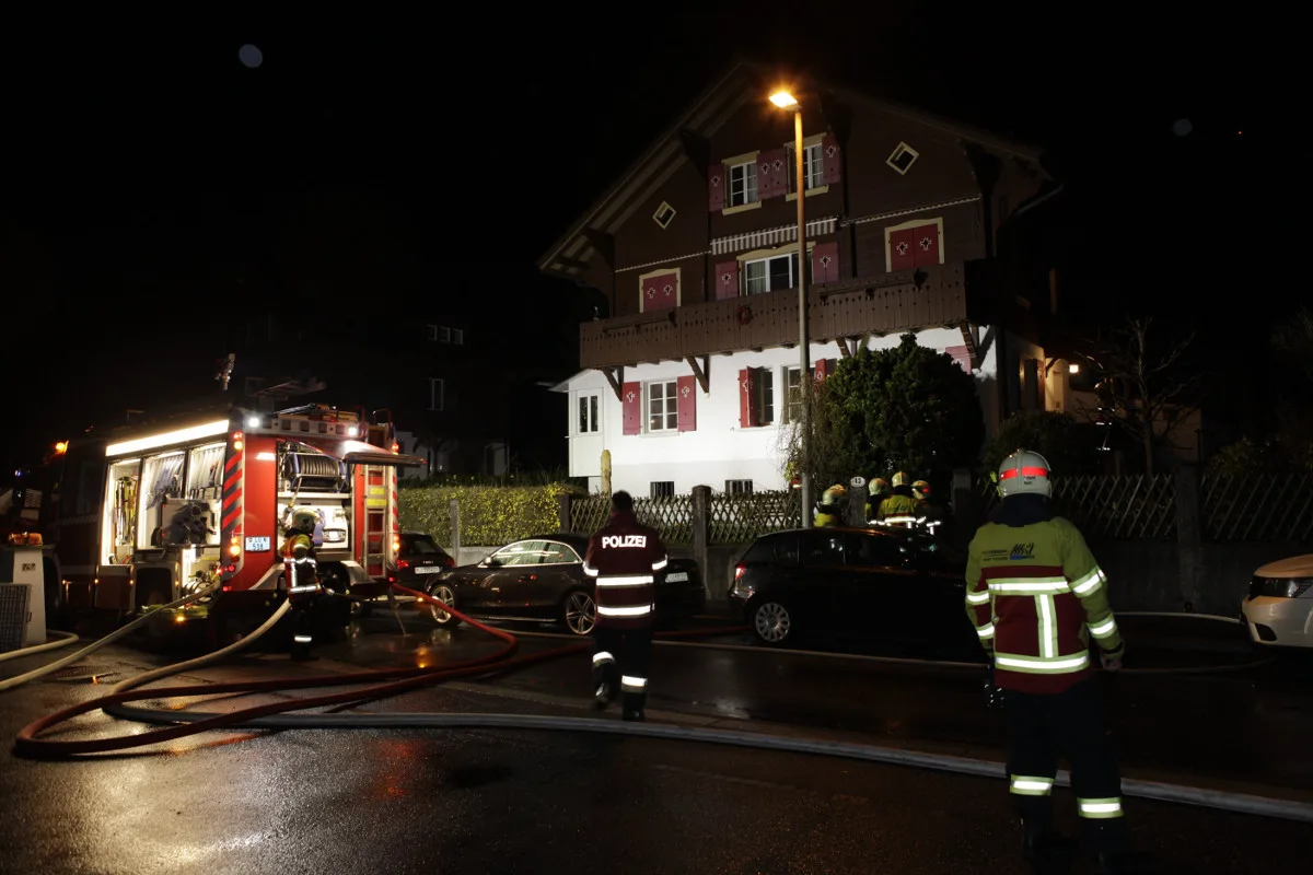 Stadt Luzern LU - Massiver Brand in Keller ausgebrochen