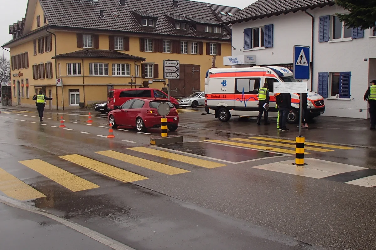 Wettingen AG - Alfa-Lenker und Knabe kollidieren - Zeugenaufruf