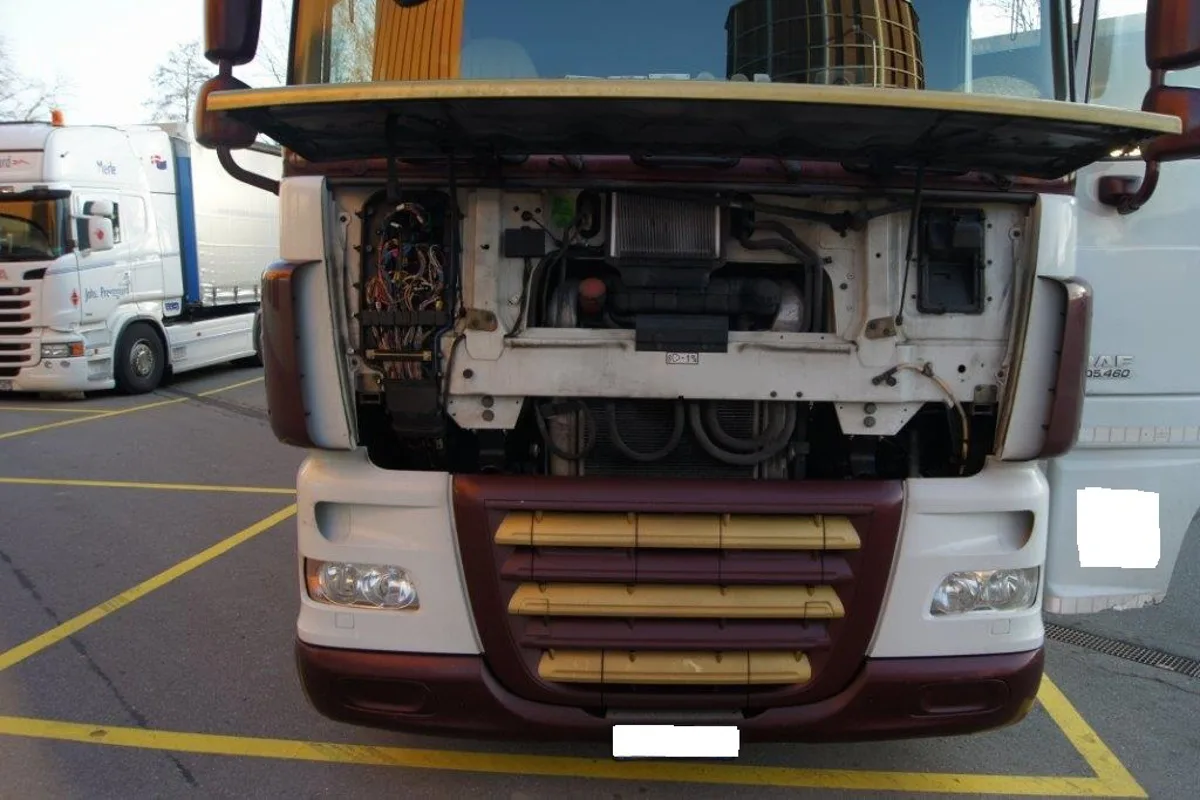 Steinhausen ZG - Manipulierter Lastwagen aus dem Verkehr gezogen 