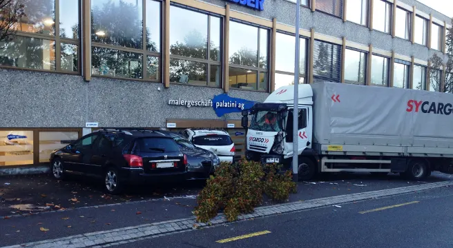 Grosser Sachschaden bei Unfall in St. Gallen