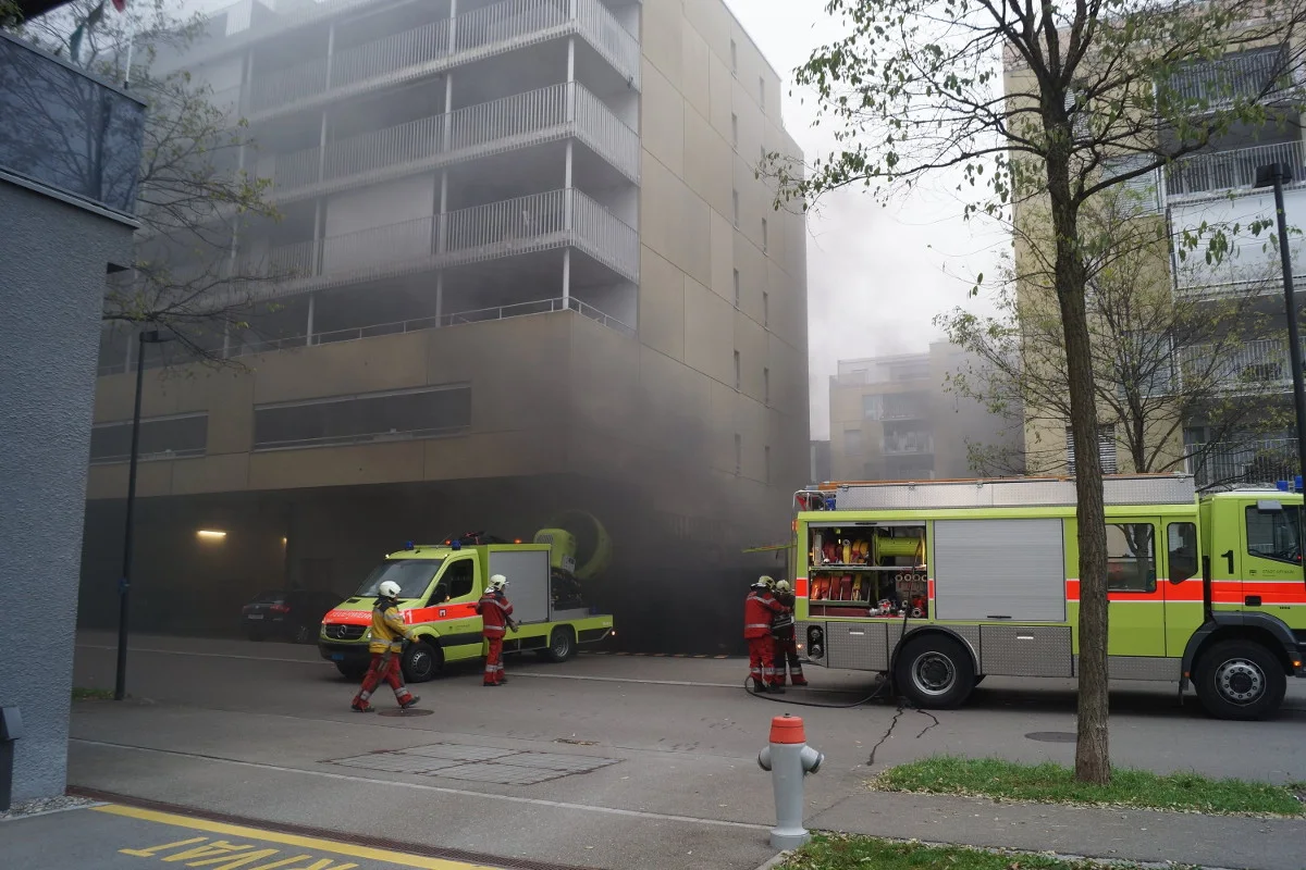 Opfikon ZH - 200'000 Franken Schaden bei Tiefgaragenbrand