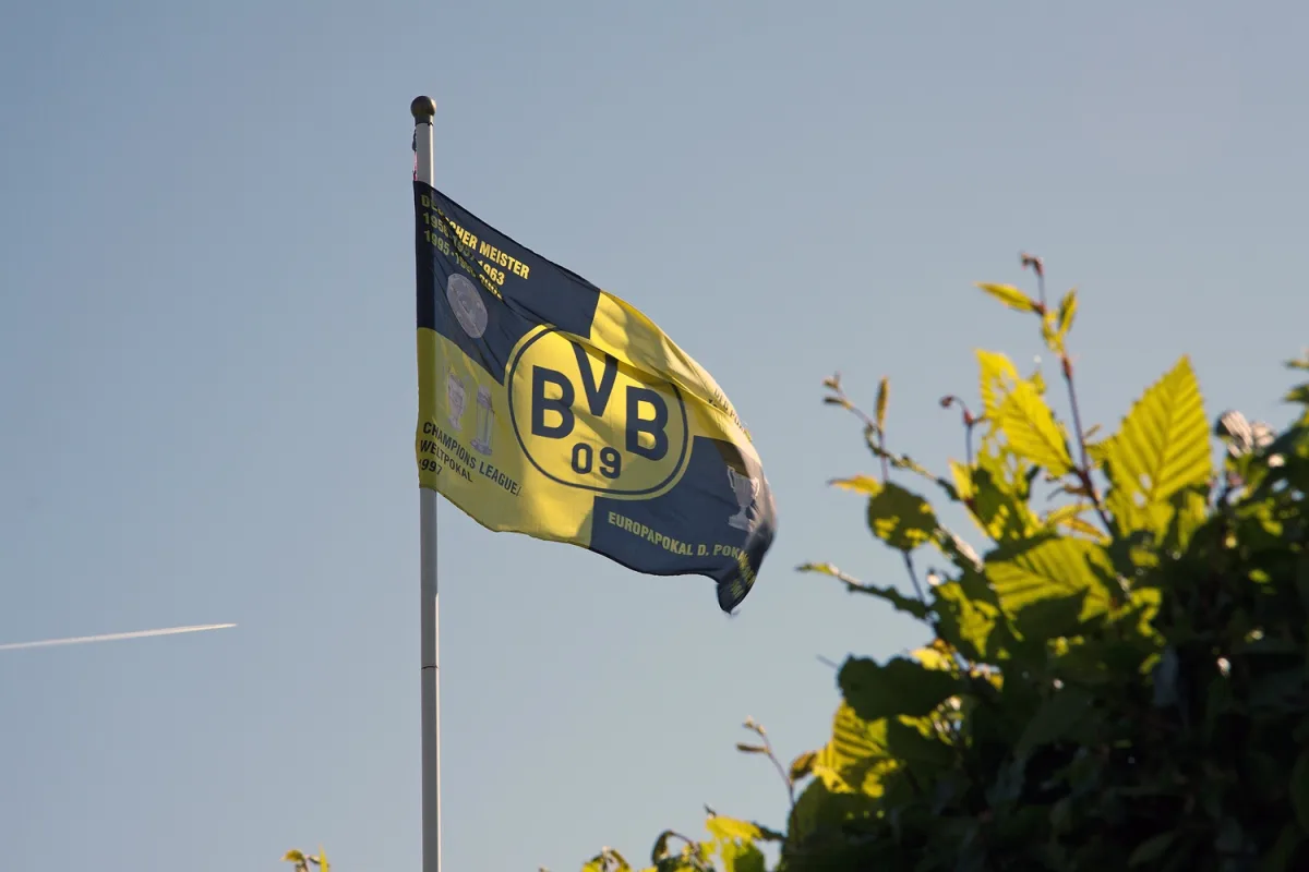 Dortmund NRW - Anschlag auf BVB-Bus: Polizeipräsident äussert sich zur Festnahme