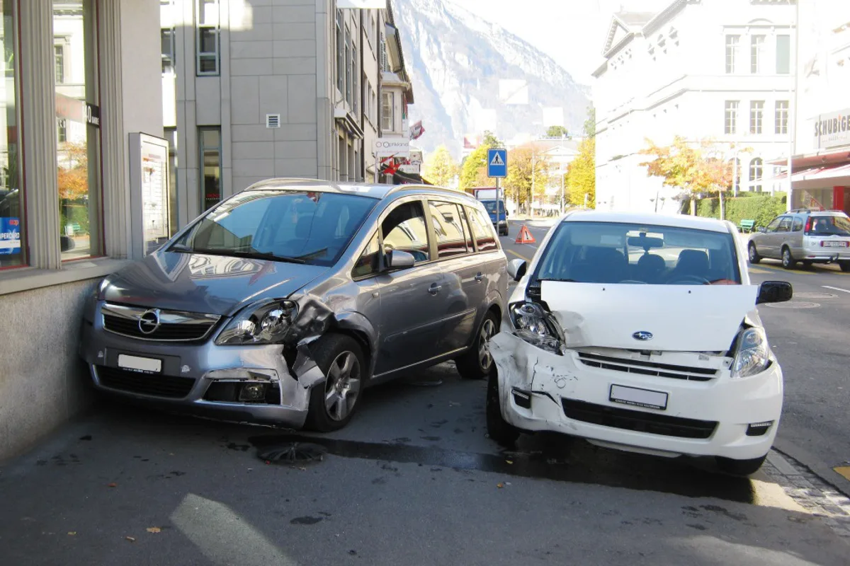 Verkehrsunfälle in Niederurnen und Glarus