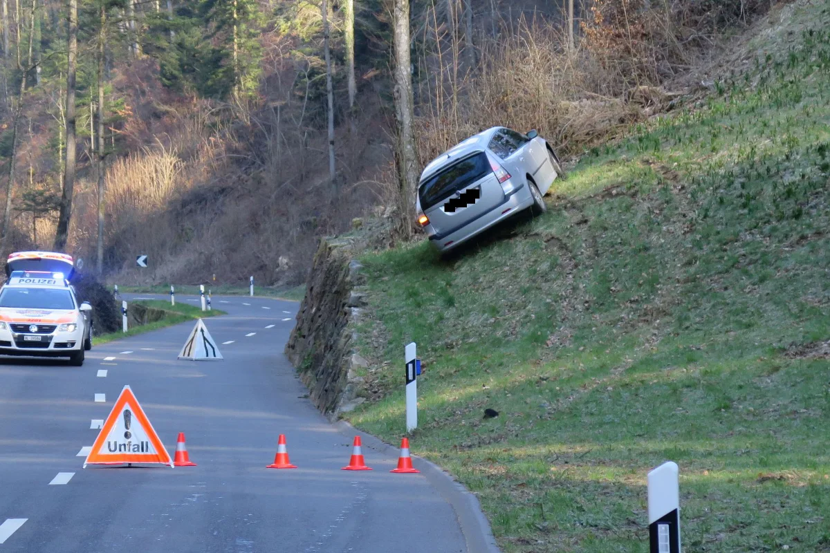 Wegen Eis auf Abwegen - Glück im Unglück in Gelterkinden