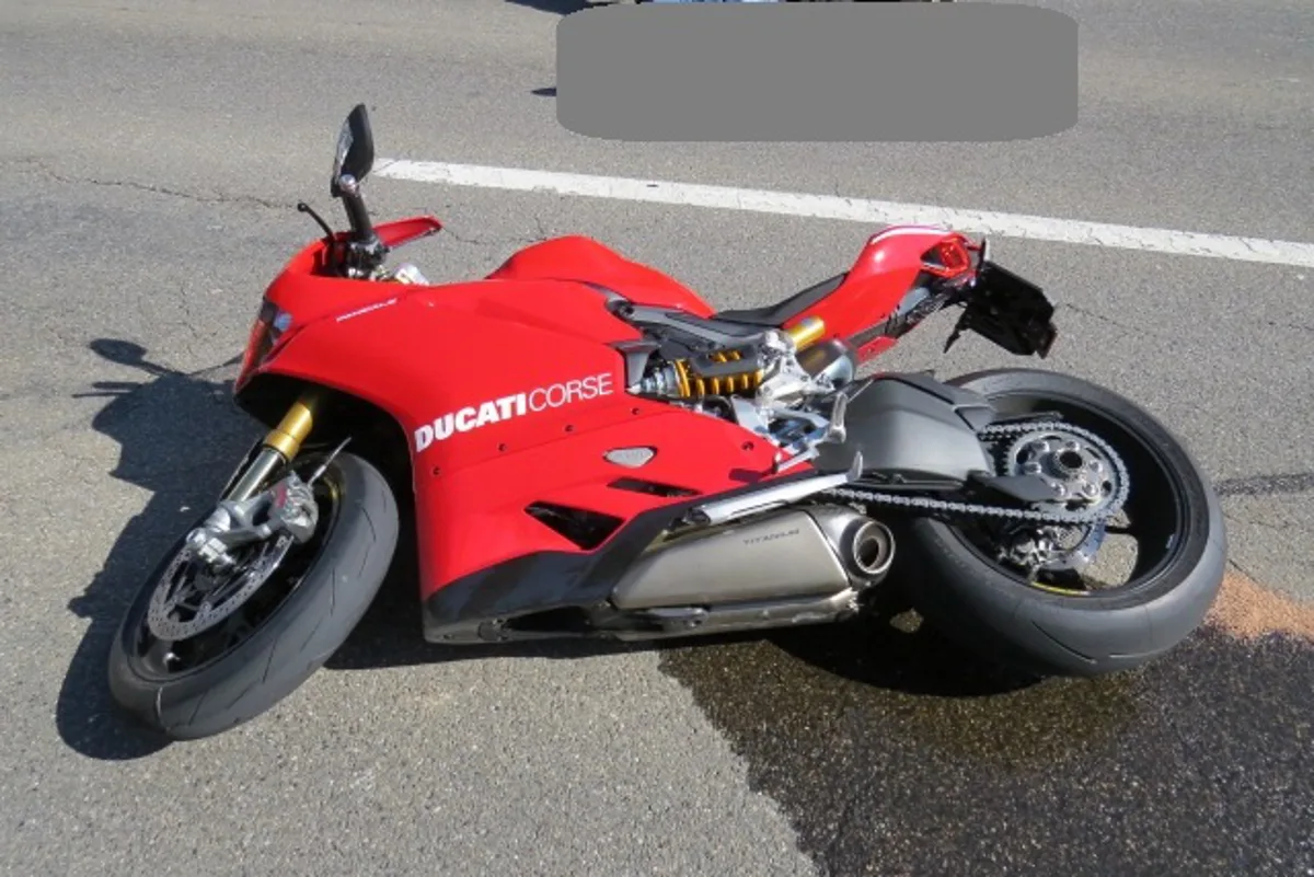 Töfffahrer verletzt sich bei Crash in Ennetbaden