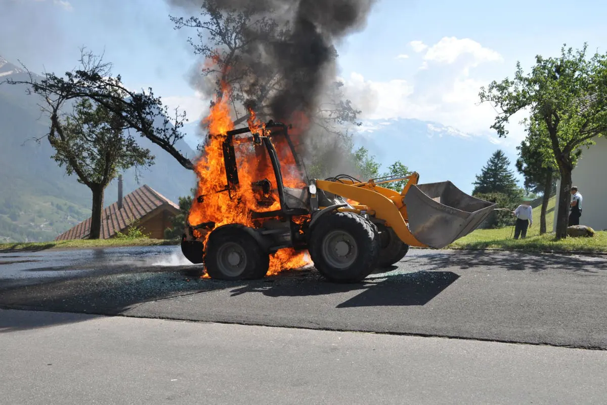 Masescha FL - Radlader in Vollbrand