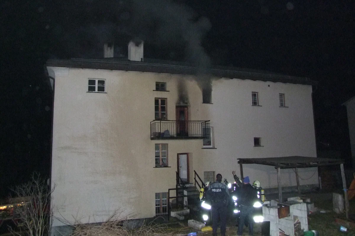 S. Carlo: Hoher Sachschaden bei Mehrfamilienhaus-Brand