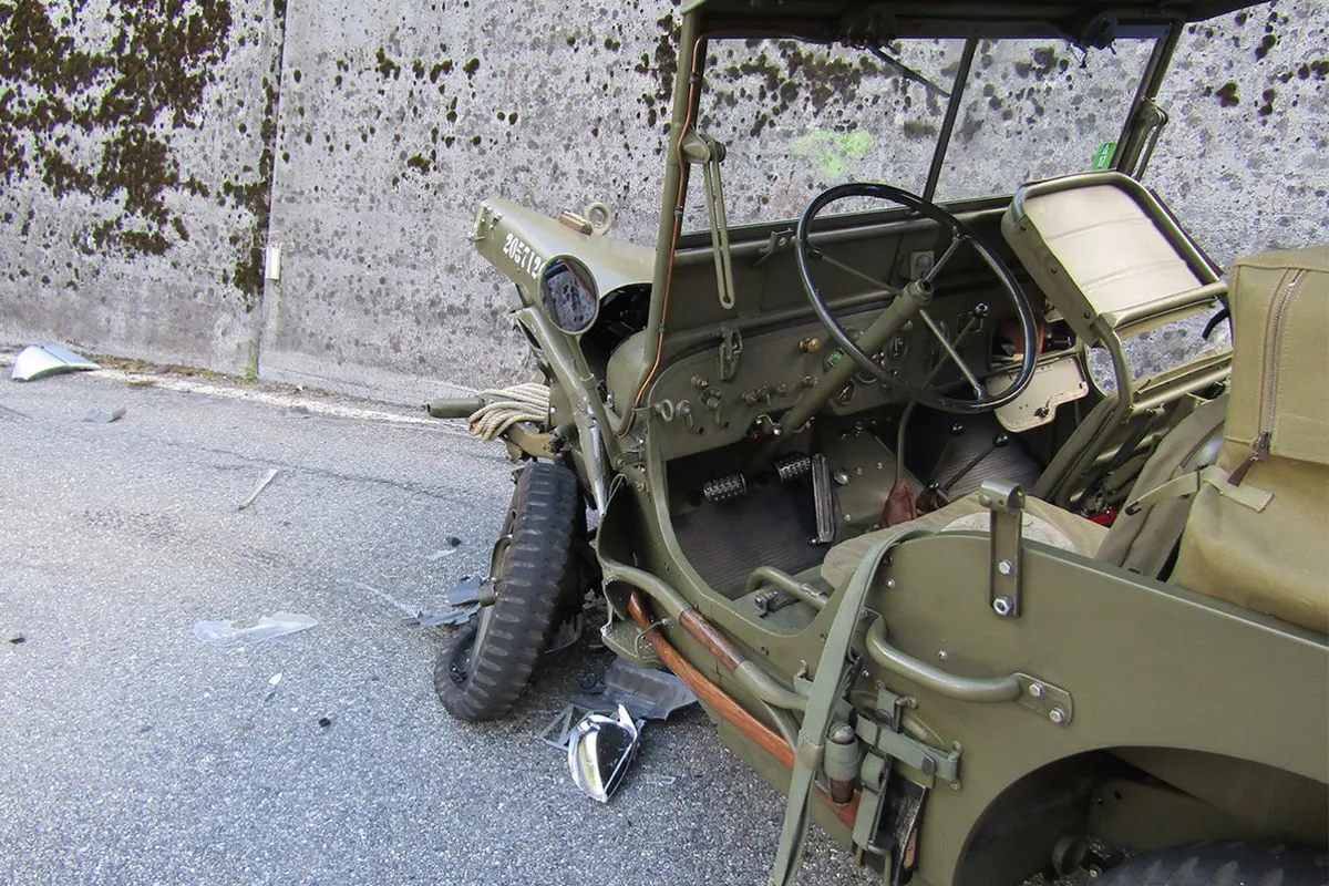 Obstalden GL - Unfall mit Jeep