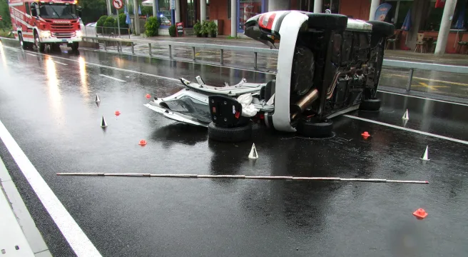 Frau nach Alleincrash in Landquart eingeklemmt