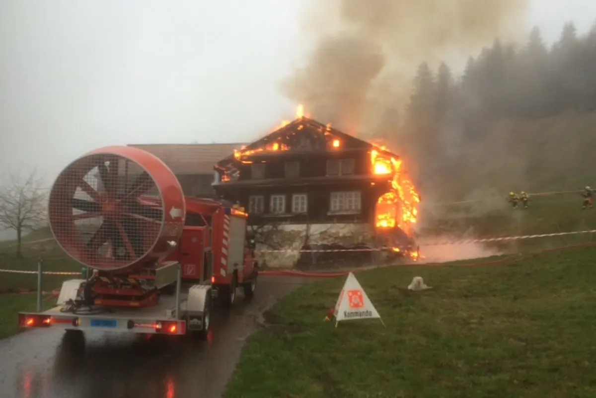 Unbewohntes Haus in Schwyz niedergebrannt