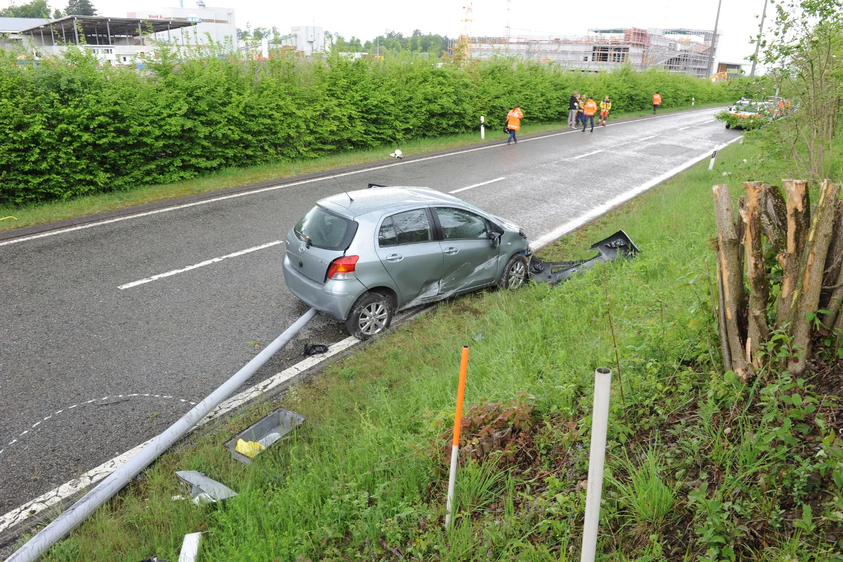 Auto überschlägt sich in Luzern - Lenkerin verletzt