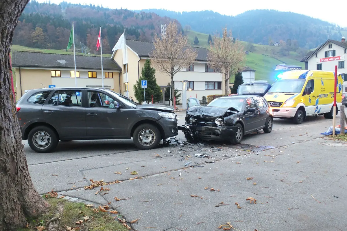 Alt St. Johann SG - Junger Mann bei Frontalkollision schwer verletzt