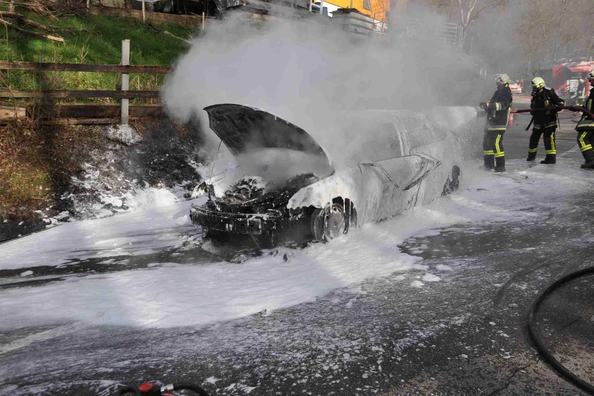 Auto in Kienberg vollständig ausgebrannt