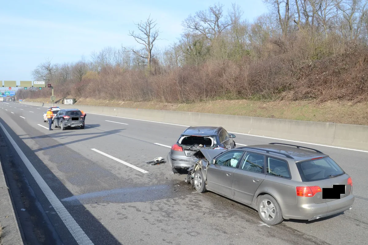 Ein Verletzter und langer Stau nach Auffahrcrash auf der A2 bei Muttenz