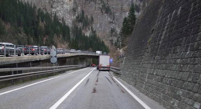 Rongellen: Aussergewöhnlicher Unfall auf der A13