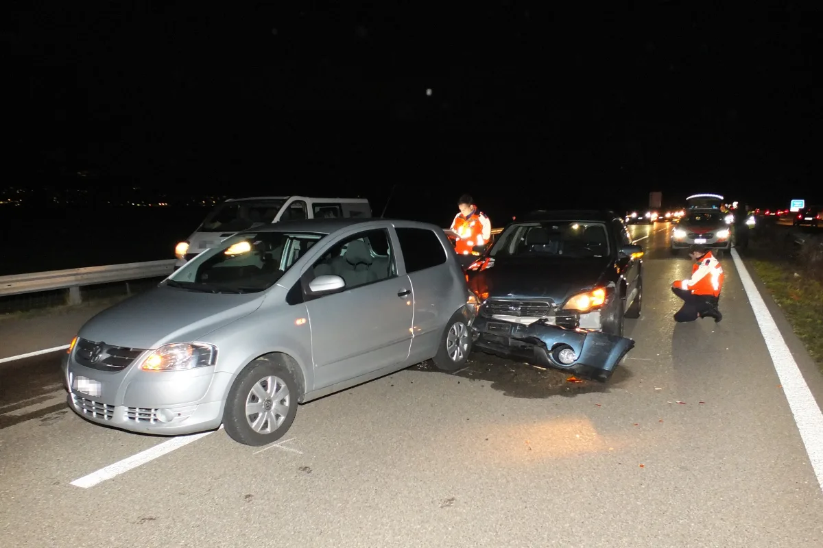 Benken SG - Auffahrcrash auf der A53