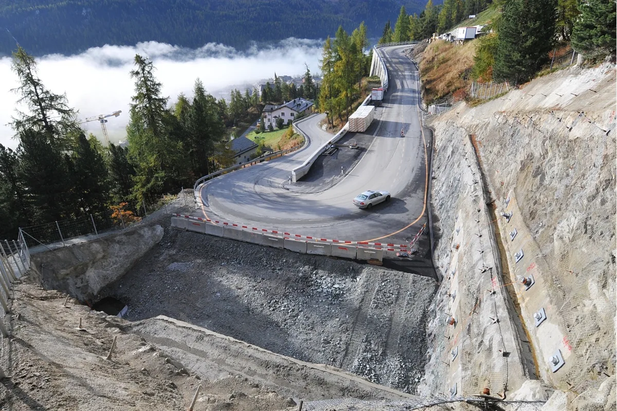 Julierpass GR - Nachtsperrungen für den Schwerverkehr