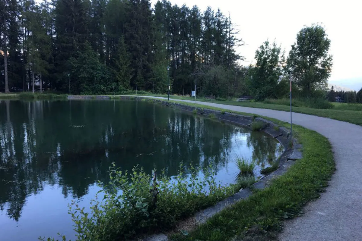 Crans-Montana VS - Tragischer Unfall im Weiher endet tödlich 