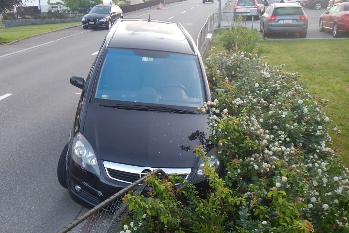 Märwil TG - Betrunken in Gartenzaun geprallt