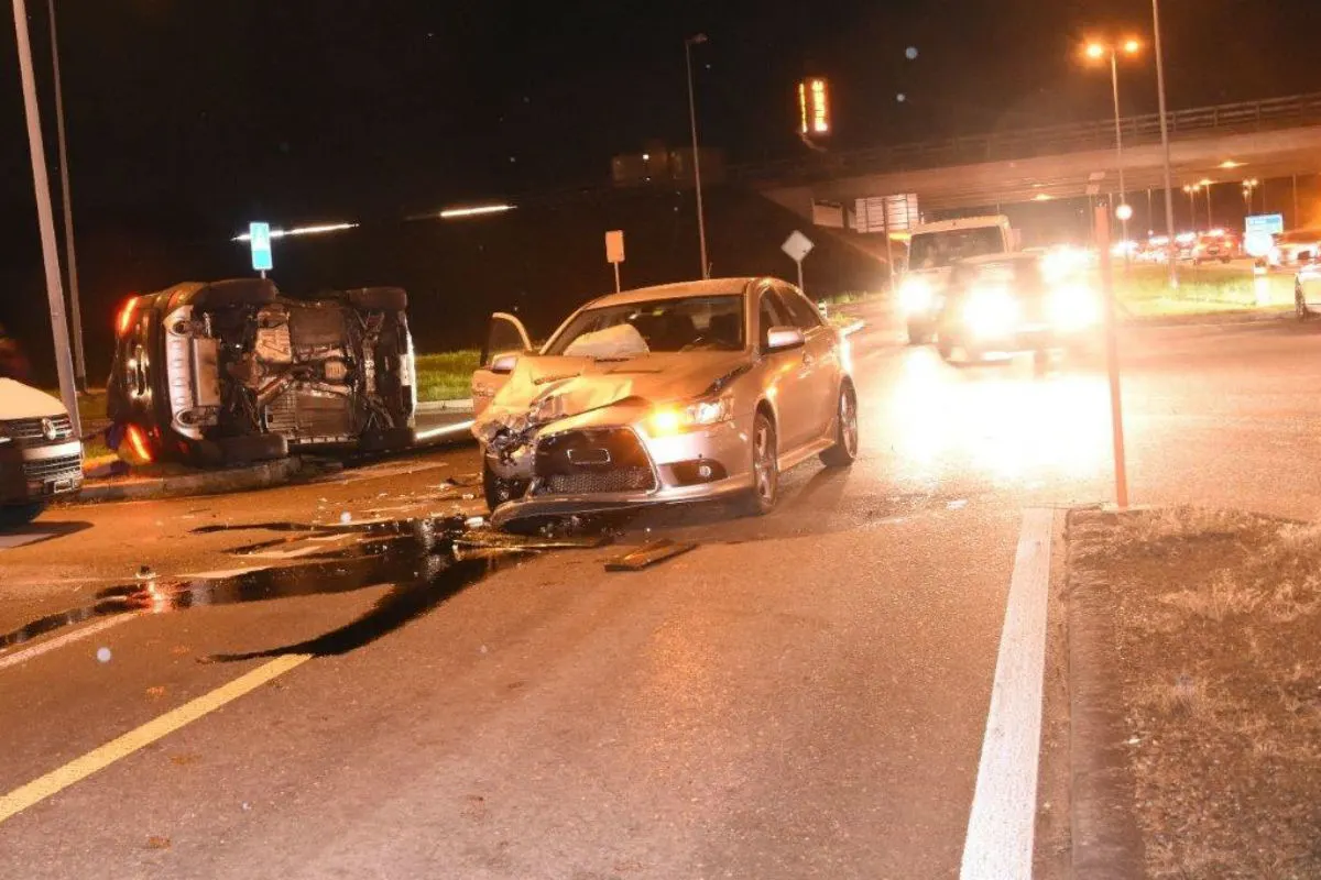 Oberbüren SG - Auto bei Crash auf die Seite gekippt