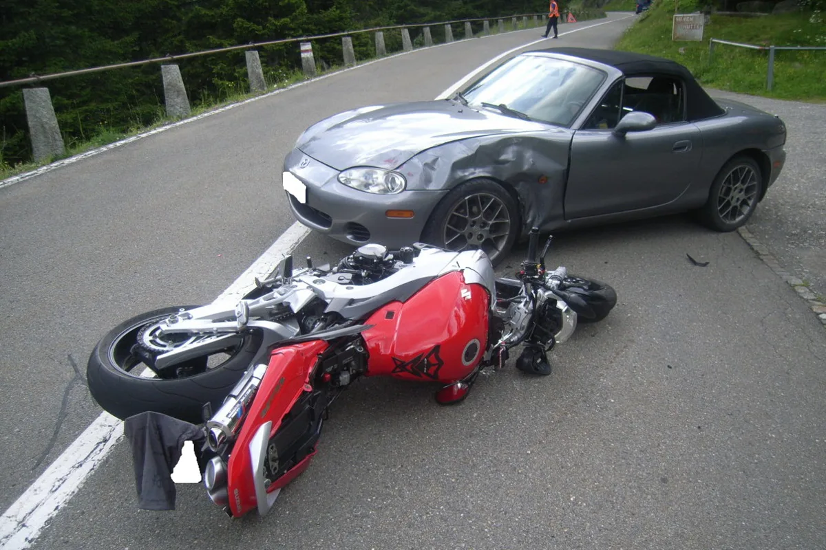 Verletzte bei Crash in Wassen