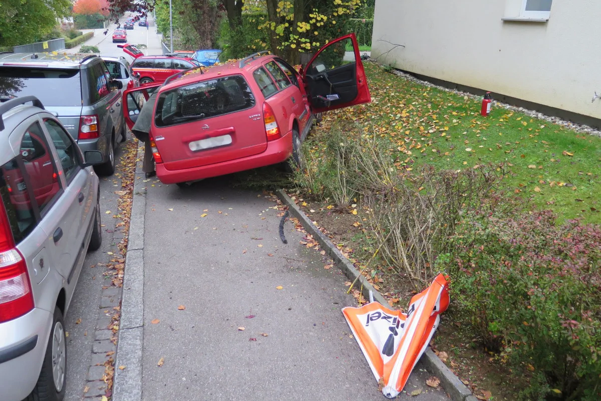 Fahrzeuglenker verursacht Selbstunfall in Binningen