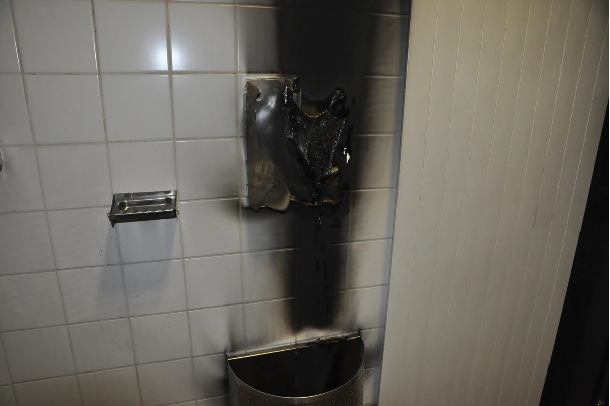 Balzers FL - WC bei Post beschädigt