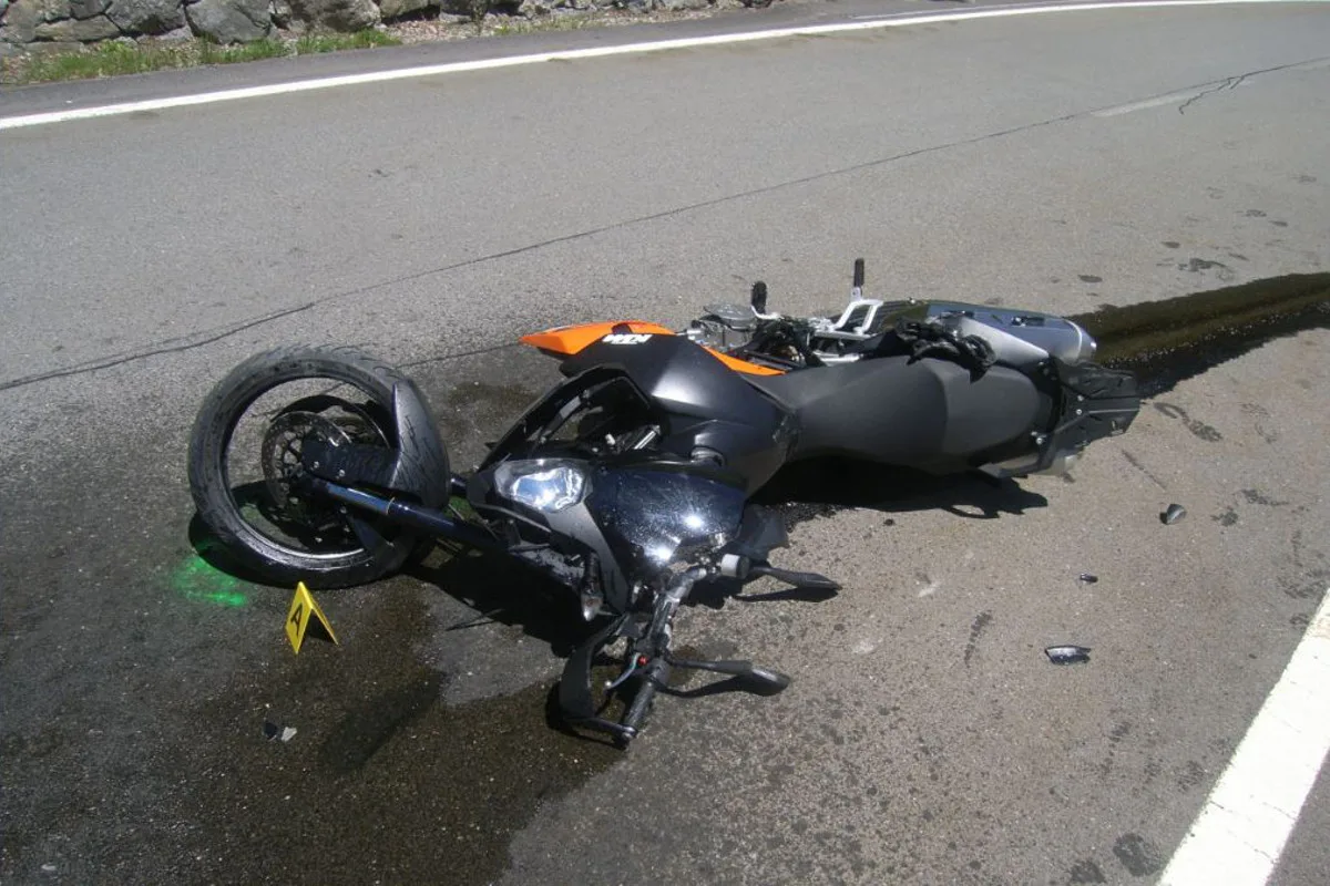 Alleinunfall mit Motorrad in Unterschächen
