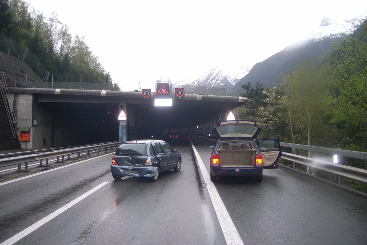 In Wassen ins Heck gekracht