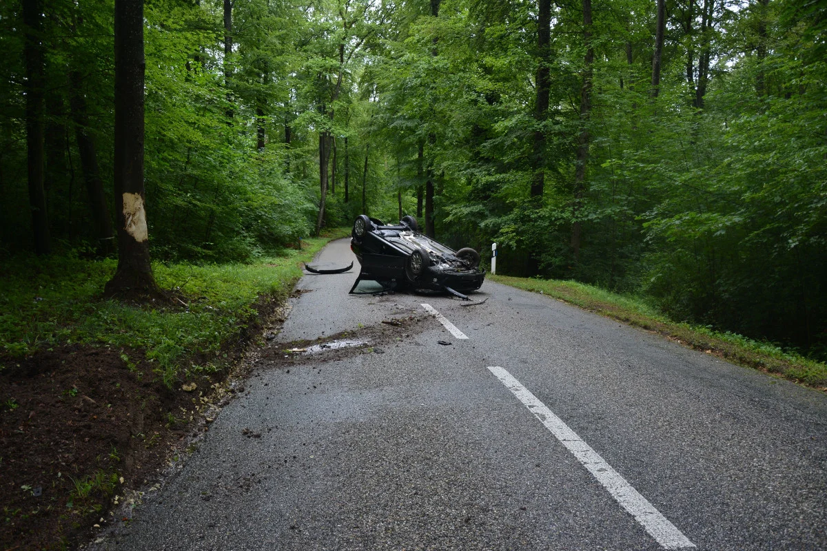Dornach: Mit Öl verschmutzte Strasse führt zu Unfall - Zeugenaufruf