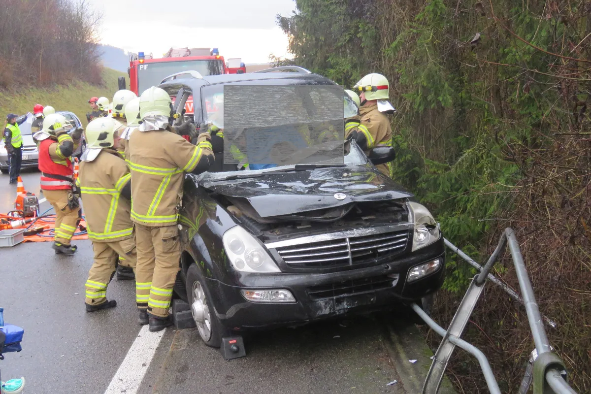 Alleinunfall in Tegerfelden fordert Verletzte