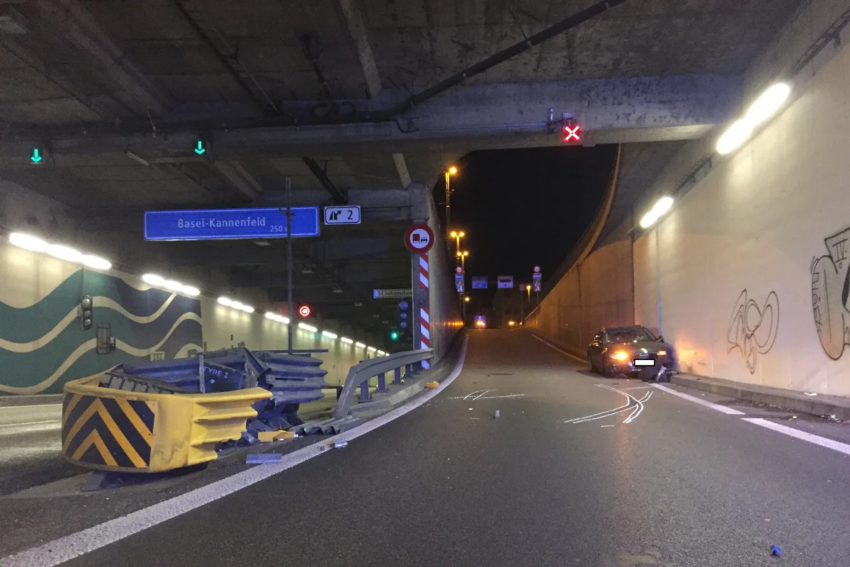 Suff-Fahrer verunfallt auf der A3 bei Basel BS