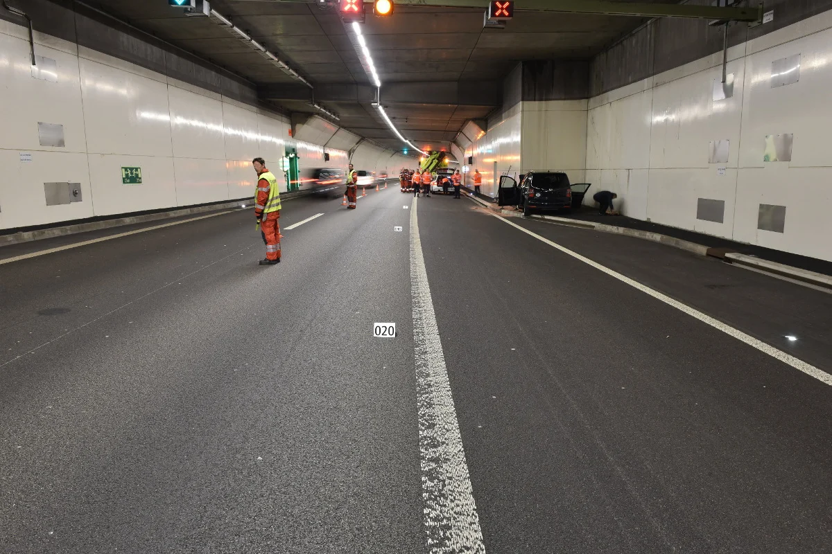 Stallikon ZH - Mann stirbt bei heftiger Kollision mit Tunnelwand