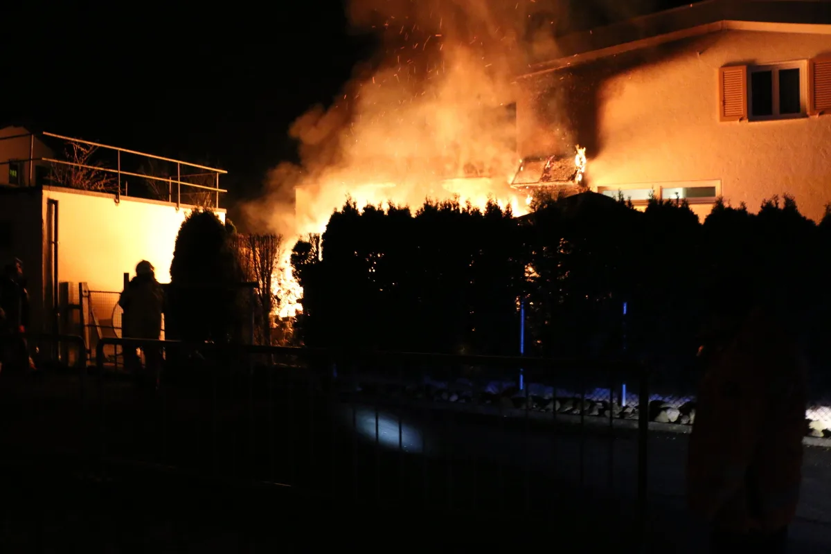 Grosser Sachschaden bei Brand in Höri