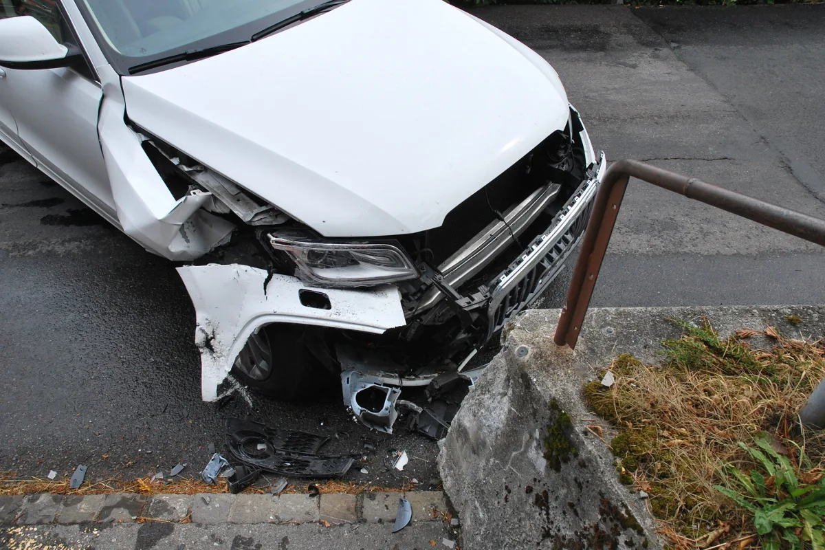 VU mit Verkehrsbehinderung in Engelberg