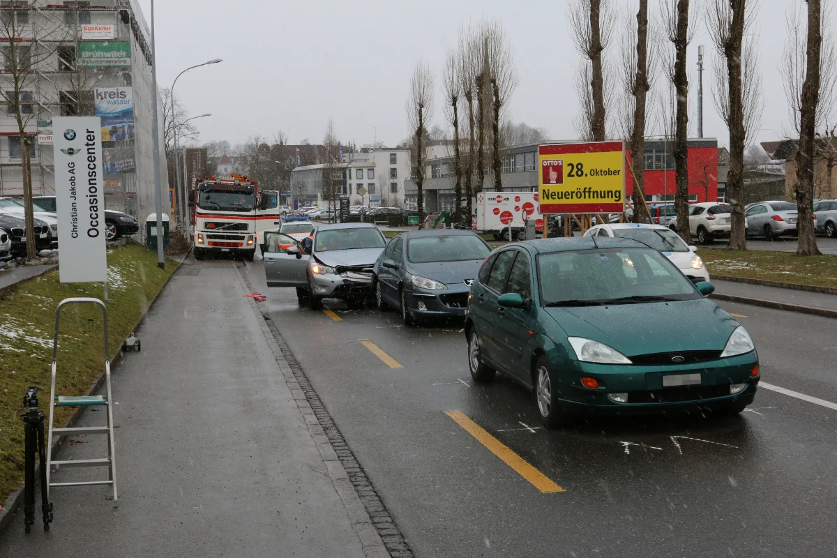 St. Gallen: Verkehrsbehinderungen durch Auffahrcrash