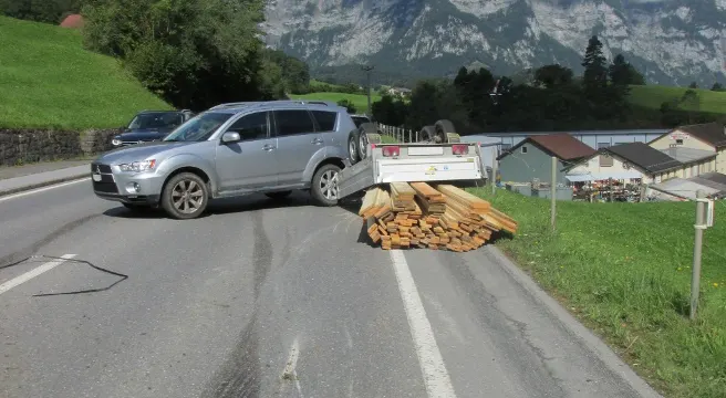 Verkehrsunfall in Mitlödi