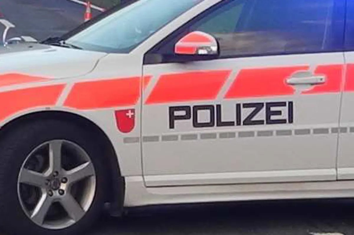 Talkessel Schwyz SZ - Achtung: Vermehrt Diebstähle ab Fahrzeugen