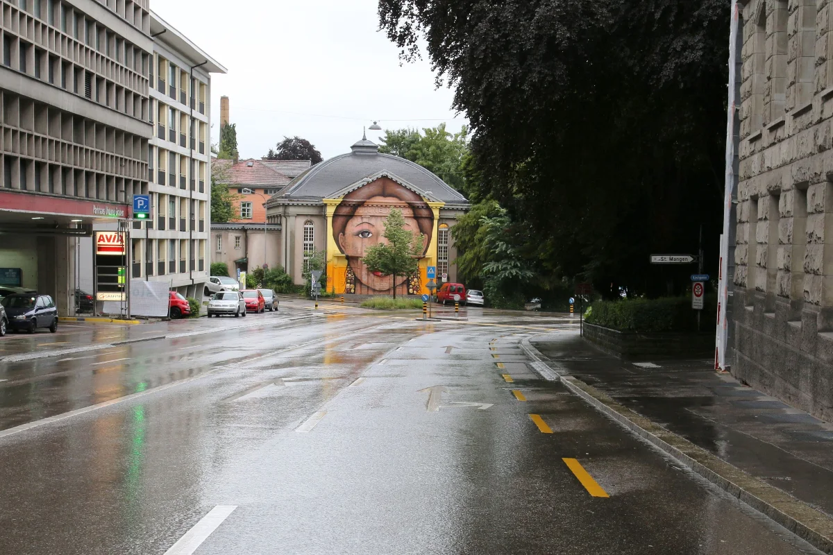 Mit Auto in Wohlenschwil gegen Baum geprallt