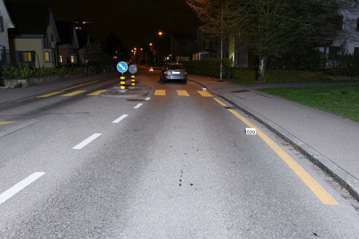 Urdorf ZH - 16-Jährige bei Unfall erheblich am Kopf verletzt - Zeugenaufruf