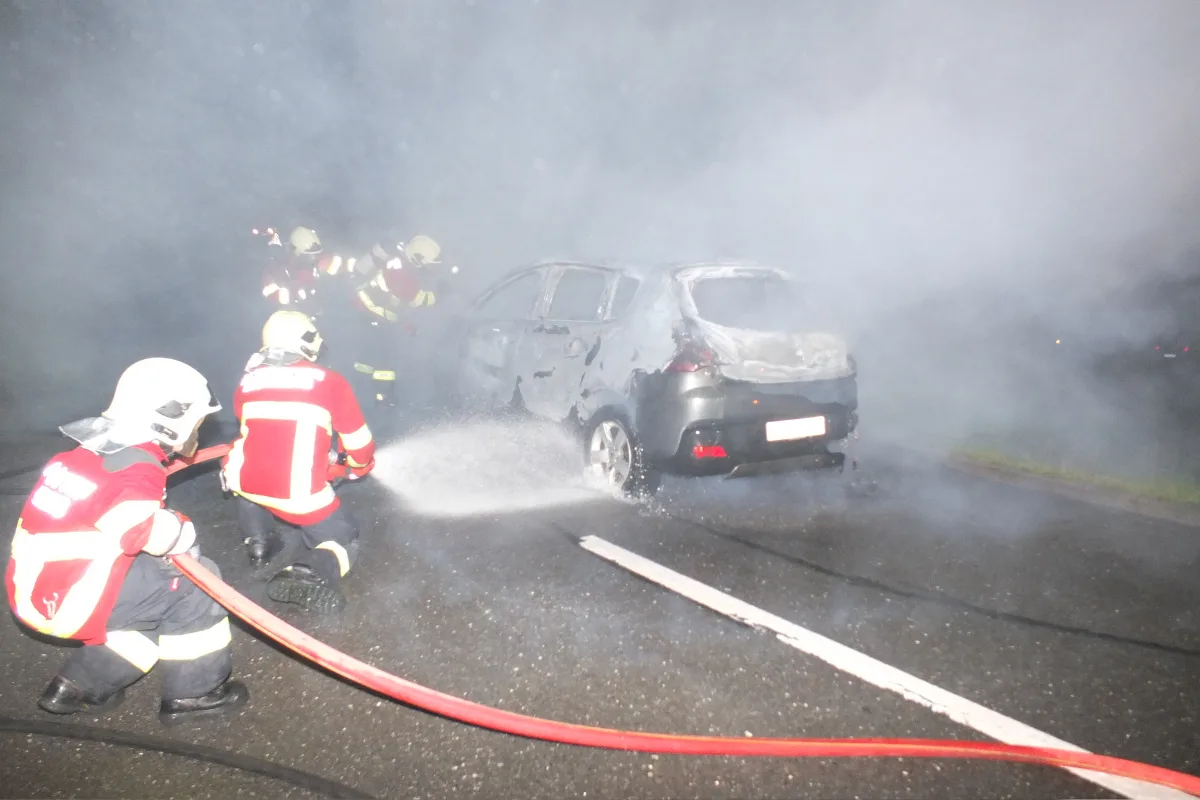 Auto in Altstätten SG komplett ausgebrannt