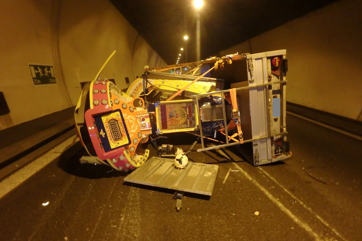 Schinznach Dorf: Kollision im Bözbergtunnel