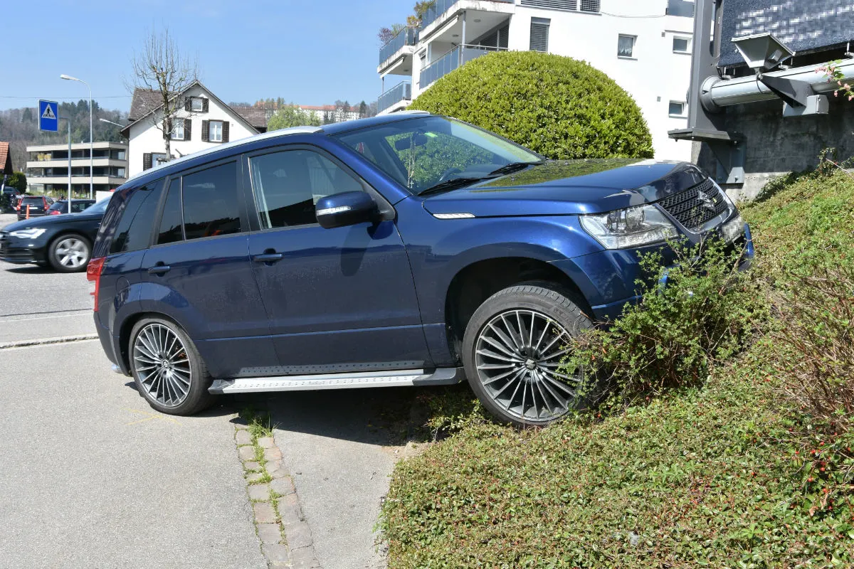 Gommiswald SG - Velofahrerin (14) bei Unfall leicht verletzt