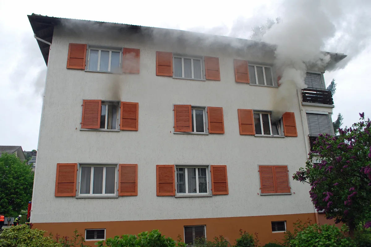 Wohnungsbrand in Krienser Mehrfamilienhaus