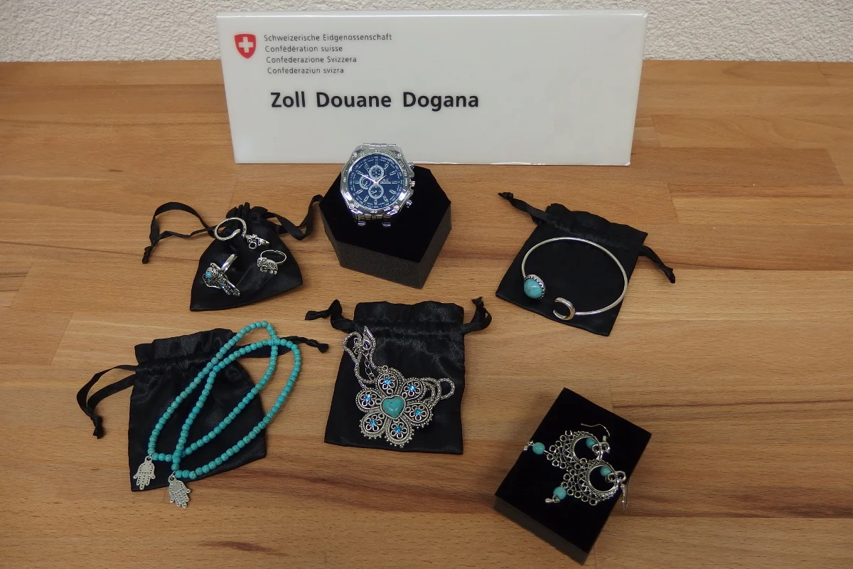Flughafen Zürich ZH - 25 Kilo gesundheitsgefährdender Schmuck entdeckt