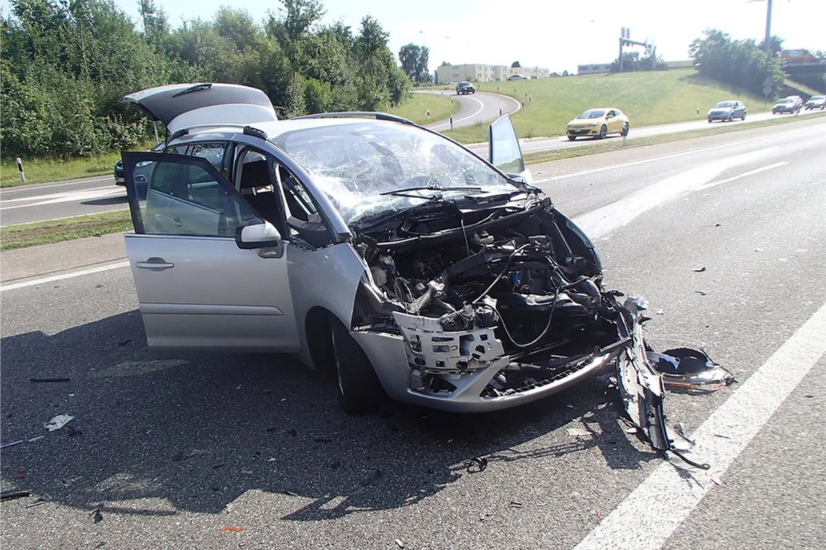 Hunzenschwil/A1 AG - Heftige Auffahrkollision