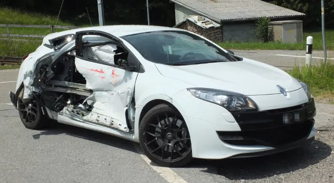 Auto kollidiert in Altstätten mit Appenzeller Bahn